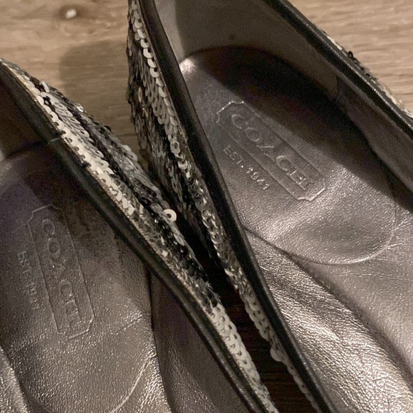 [Coach] Sequined Bow Silver & Black Ballet Flats Shoes Women's Size 6.0 (B) - Picture 6 of 9